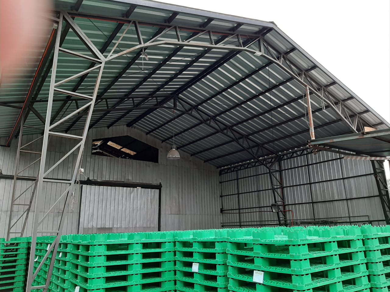 Galpón de recepción en Fabrica de Plásticos